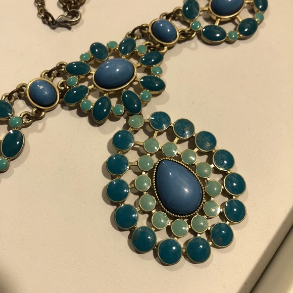 Beautiful turquoise colored necklace statement - Picture 4 of 7